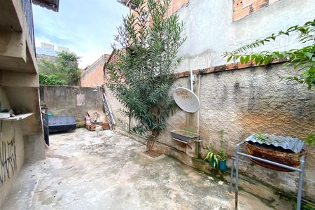 Casa à venda com 200m², 2 quartos e 2 vagas