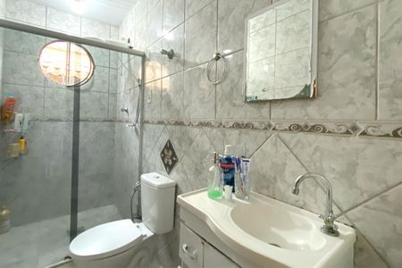 Casa à venda com 200m², 2 quartos e 2 vagas Casa à venda com 200m², 2 quartos e 2 vagasBanheiro