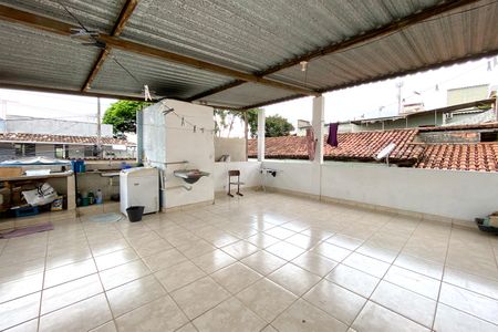 Casa à venda com 200m², 2 quartos e 2 vagas