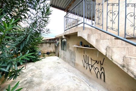 Casa à venda com 200m², 2 quartos e 2 vagas