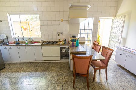 cozinha de casa à venda com 10 quartos, 469m² em Serrano, Belo Horizonte