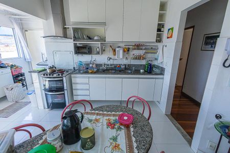 Casa à venda com 469m², 10 quartos e 4 vagascozinha