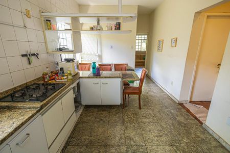 Casa à venda com 469m², 10 quartos e 4 vagascozinha