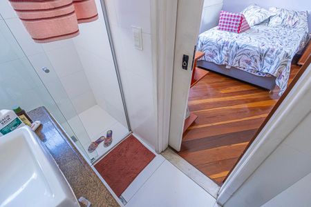 Casa à venda com 469m², 10 quartos e 4 vagassuite