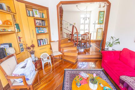 Casa à venda com 469m², 10 quartos e 4 vagas2ANDAR: sala