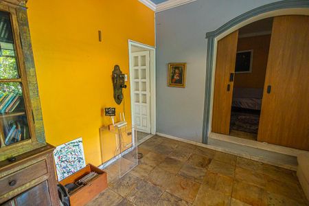 Casa à venda com 469m², 10 quartos e 4 vagas1º ANDAR: sala