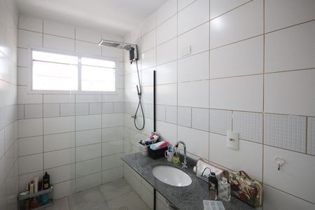 Casa de condomínio à venda com 112m², 3 quartos e 2 vagasBanheiro da Suíte