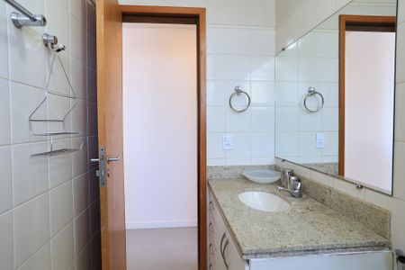 Apartamento para alugar com 52m², 1 quarto e 1 vaga Apartamento para alugar com 52m², 1 quarto e 1 vagaBanheiro
