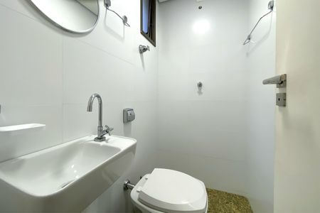 Apartamento para alugar com 80m², 2 quartos e 2 vagasBanheiro de serviço