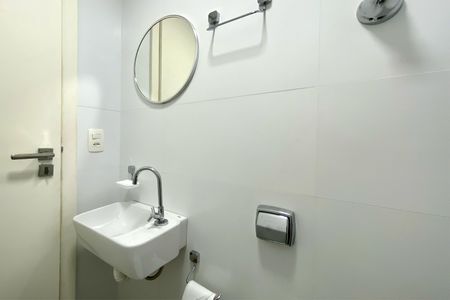 Apartamento para alugar com 80m², 2 quartos e 2 vagasBanheiro de serviço