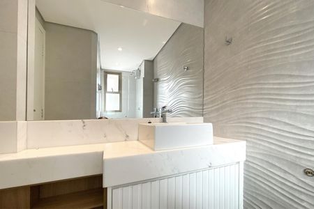 Apartamento para alugar com 80m², 2 quartos e 2 vagasBanheiro