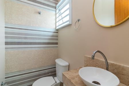 Casa de condomínio à venda com 64m², 2 quartos e 2 vagasLavabo