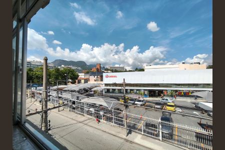 Apartamento à venda com 106m², 2 quartos e sem vaga Apartamento à venda com 106m², 2 quartos e sem vagaVista