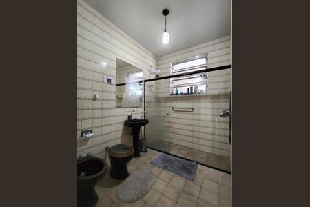 Apartamento à venda com 106m², 2 quartos e sem vaga Apartamento à venda com 106m², 2 quartos e sem vagaBanheiro Corredor