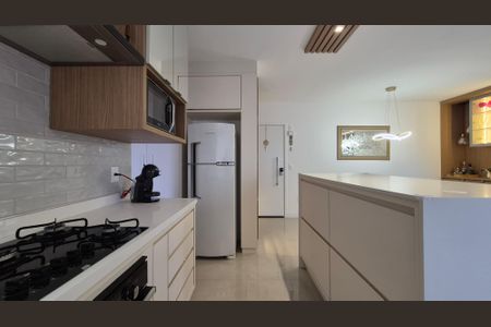 Apartamento à venda com 93m², 2 quartos e 3 vagasCozinha