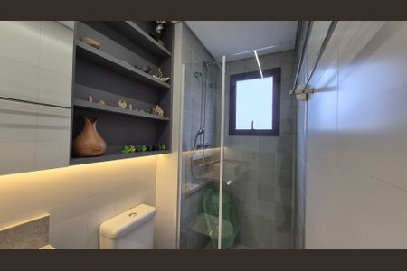 Apartamento à venda com 93m², 2 quartos e 3 vagasBanheiro da suíte 2