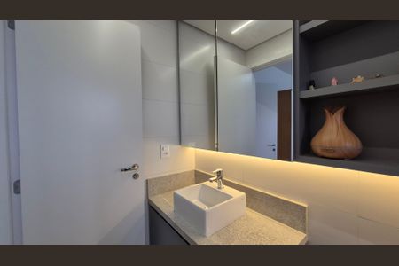 Apartamento à venda com 93m², 2 quartos e 3 vagasBanheiro da suíte 2