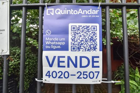 Casa à venda com 259m², 3 quartos e 2 vagas Casa à venda com 259m², 3 quartos e 2 vagasPlaca