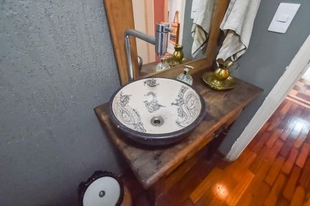 Casa à venda com 259m², 3 quartos e 2 vagas Casa à venda com 259m², 3 quartos e 2 vagasLavabo