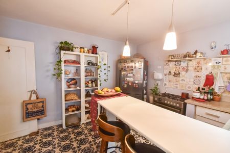 Casa à venda com 259m², 3 quartos e 2 vagas Casa à venda com 259m², 3 quartos e 2 vagasCozinha