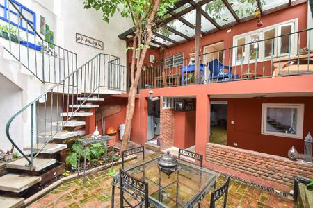 Casa à venda com 259m², 3 quartos e 2 vagas Casa à venda com 259m², 3 quartos e 2 vagasQuintal