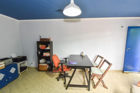 Casa à venda com 259m², 3 quartos e 2 vagas Casa à venda com 259m², 3 quartos e 2 vagasEdícula