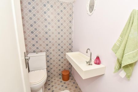 Casa à venda com 259m², 3 quartos e 2 vagas Casa à venda com 259m², 3 quartos e 2 vagasBanheiro do salão