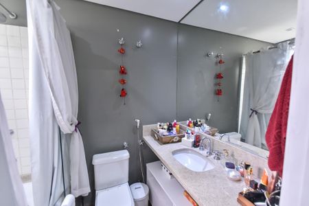 Casa à venda com 259m², 3 quartos e 2 vagas Casa à venda com 259m², 3 quartos e 2 vagasBanheiro da suíte