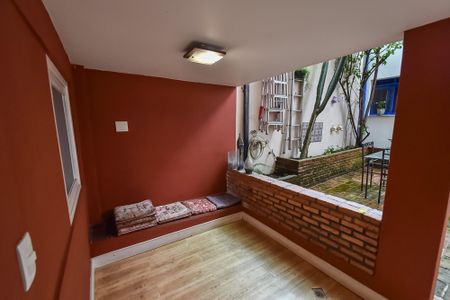Casa à venda com 259m², 3 quartos e 2 vagas Casa à venda com 259m², 3 quartos e 2 vagasVaranda do salão