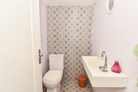 Casa à venda com 259m², 3 quartos e 2 vagas Casa à venda com 259m², 3 quartos e 2 vagasBanheiro do salão