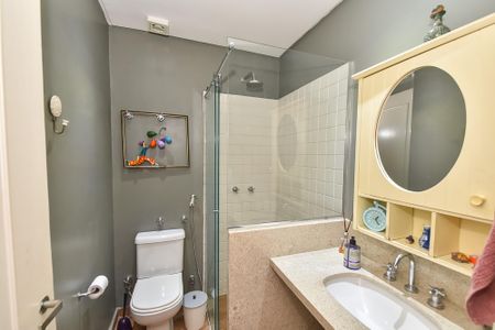 Casa à venda com 259m², 3 quartos e 2 vagas Casa à venda com 259m², 3 quartos e 2 vagasBanheiro