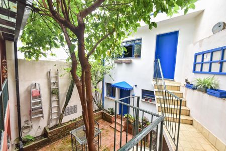 Casa à venda com 259m², 3 quartos e 2 vagas Casa à venda com 259m², 3 quartos e 2 vagasQuintal