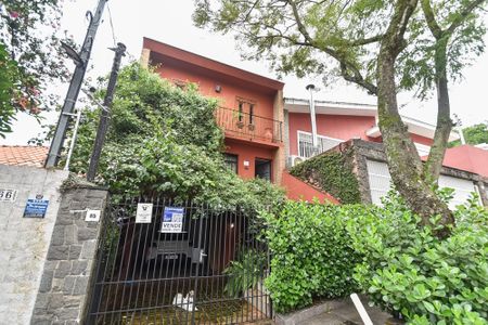 Casa à venda com 259m², 3 quartos e 2 vagas Casa à venda com 259m², 3 quartos e 2 vagasFachada