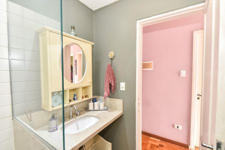 Casa à venda com 259m², 3 quartos e 2 vagas Casa à venda com 259m², 3 quartos e 2 vagasBanheiro