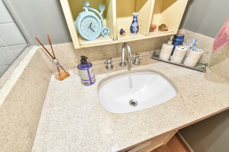 Casa à venda com 259m², 3 quartos e 2 vagas Casa à venda com 259m², 3 quartos e 2 vagasBanheiro