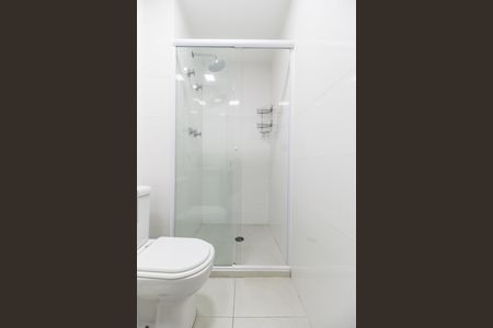 Apartamento à venda com 74m², 2 quartos e 2 vagas Apartamento à venda com 74m², 2 quartos e 2 vagasBanheiro da Suíte