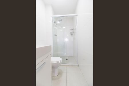 Apartamento à venda com 74m², 2 quartos e 2 vagas Apartamento à venda com 74m², 2 quartos e 2 vagasBanheiro da Suíte