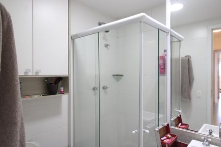 Apartamento à venda com 102m², 3 quartos e 2 vagasBanheiro da suíte