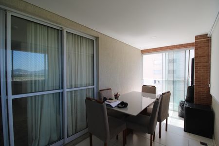 Apartamento à venda com 102m², 3 quartos e 2 vagasSala - Varanda