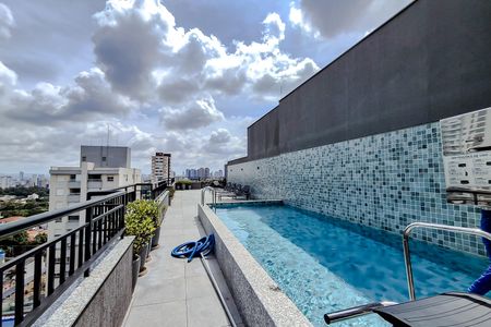 Studio à venda com 27m², 1 quarto e sem vaga Studio à venda com 27m², 1 quarto e sem vagaÁrea comum - Piscina