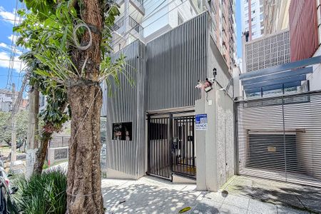 Studio à venda com 27m², 1 quarto e sem vaga Studio à venda com 27m², 1 quarto e sem vagaFachada - Plaquinha