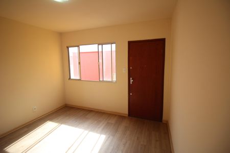 Sala de apartamento para alugar com 2 quartos, 45m² em Riacho das Pedras, Contagem