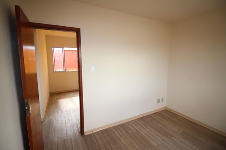 Quarto 2 de apartamento para alugar com 2 quartos, 45m² em Riacho das Pedras, Contagem