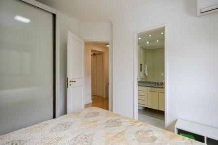 Apartamento à venda com 143m², 3 quartos e 2 vagasSuíte 2