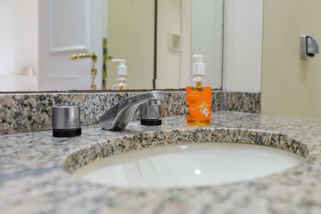 Apartamento à venda com 143m², 3 quartos e 2 vagasBanheiro da Suíte 2