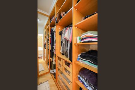 Apartamento à venda com 143m², 3 quartos e 2 vagasCloset da Suíte 1