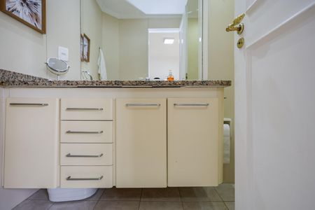 Apartamento à venda com 143m², 3 quartos e 2 vagasBanheiro da Suíte 2