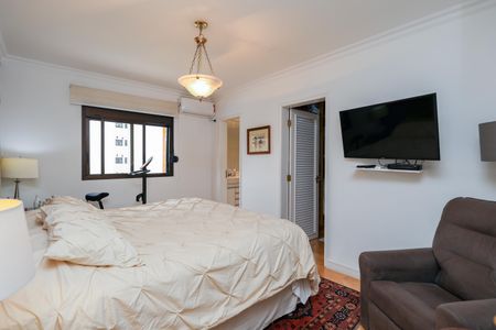 Apartamento à venda com 143m², 3 quartos e 2 vagasSuíte 1