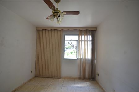 Sala  de apartamento para alugar com 3 quartos, 70m² em Praça Seca, Rio de Janeiro