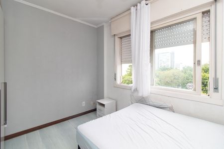 Quarto de apartamento para alugar com 1 quarto, 75m² em Restinga, Porto Alegre